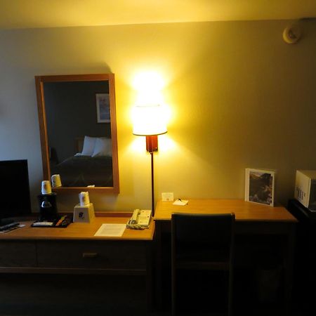 Super 8 By Wyndham Spearfish Hotel Szoba fotó