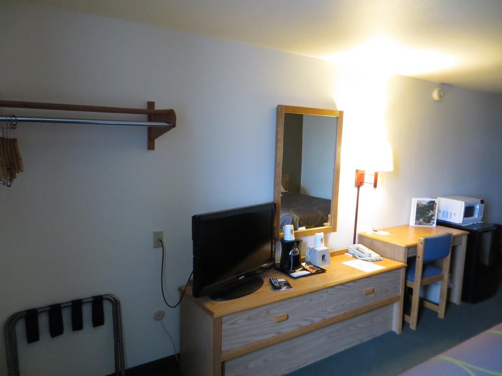 Super 8 By Wyndham Spearfish Hotel Kültér fotó